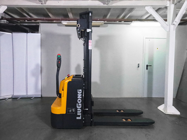 Электроштабелер LiuGong CLG2S012-WF3 (1,2 тонны)